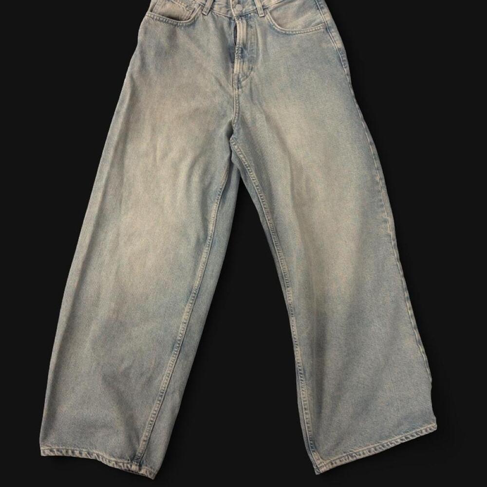 Blue Baggy jeans with a relaxed fit and dirty look